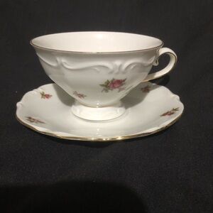 White tea cup & saucer with small roses 🌹